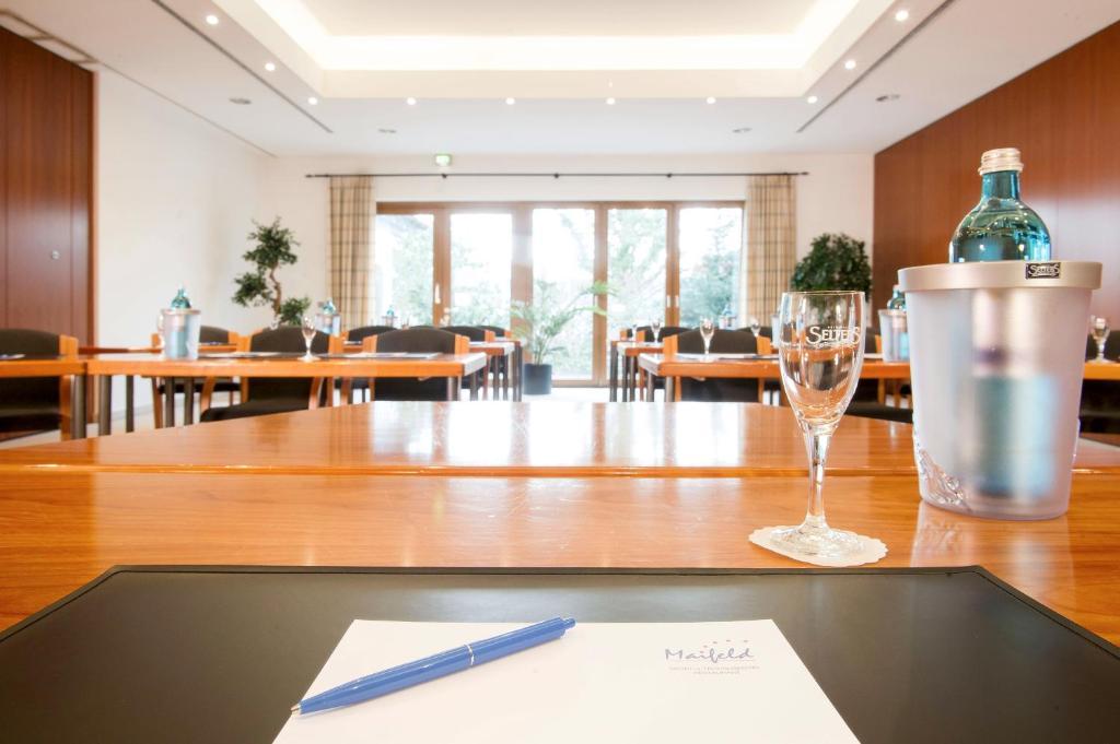 Maifeld Sport- Und Tagungshotel 베를 외부 사진