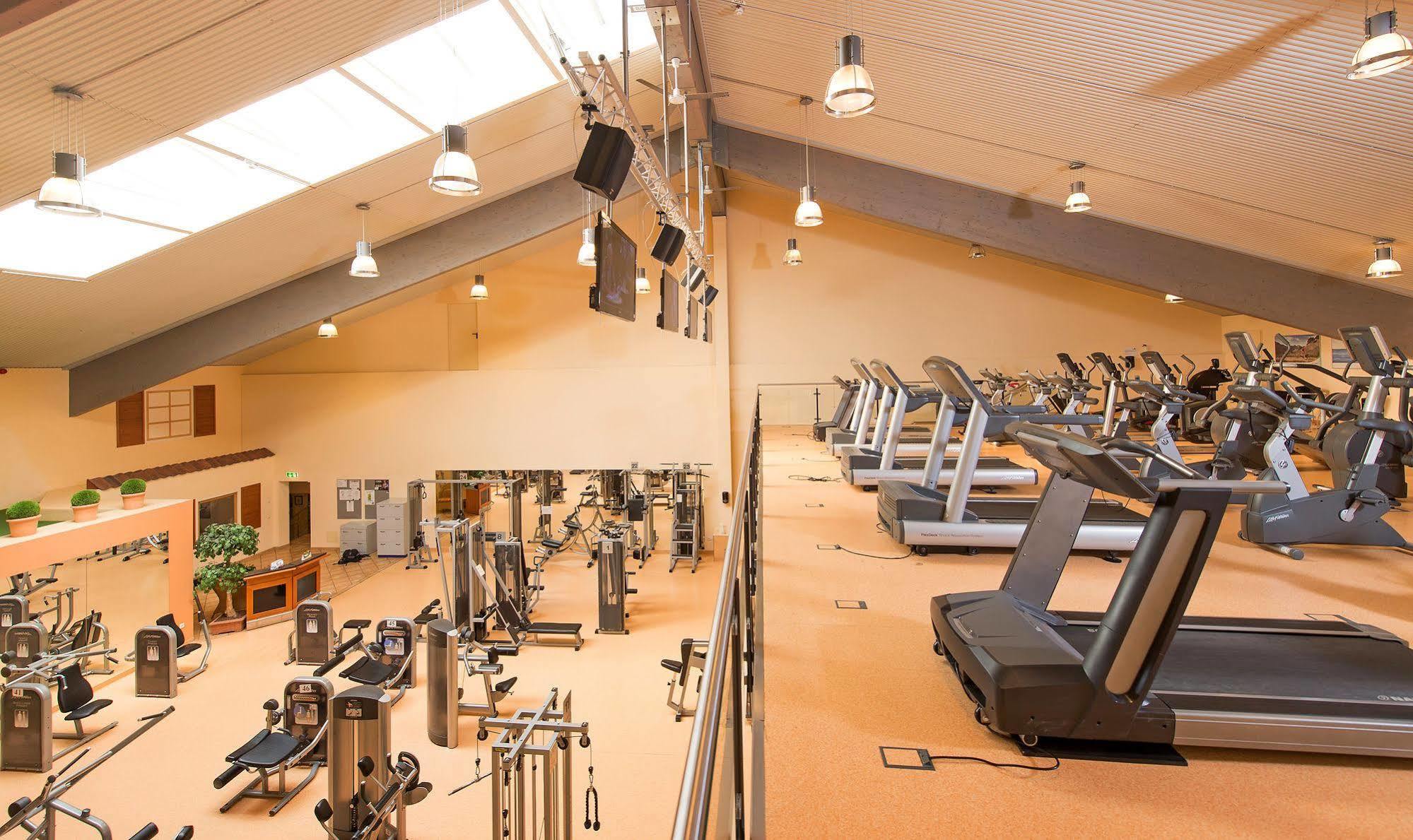 Maifeld Sport- Und Tagungshotel 베를 외부 사진