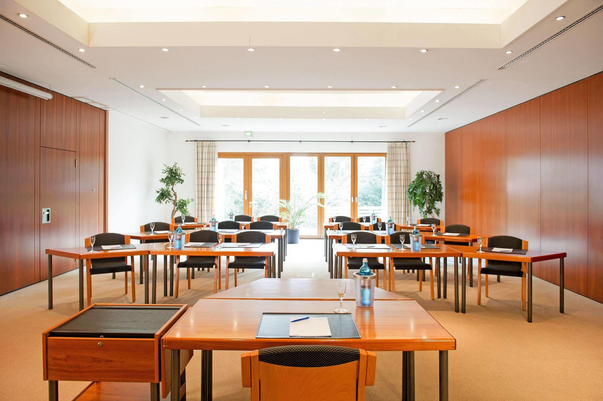 Maifeld Sport- Und Tagungshotel 베를 외부 사진