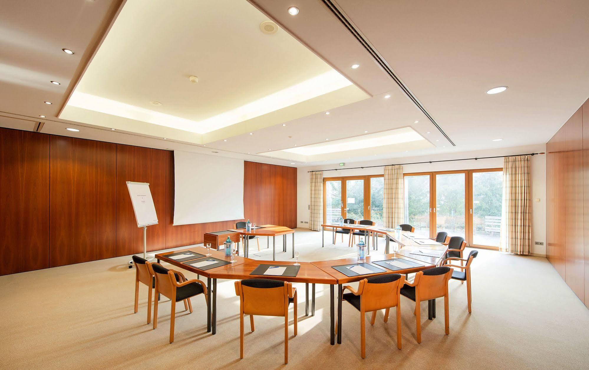 Maifeld Sport- Und Tagungshotel 베를 외부 사진